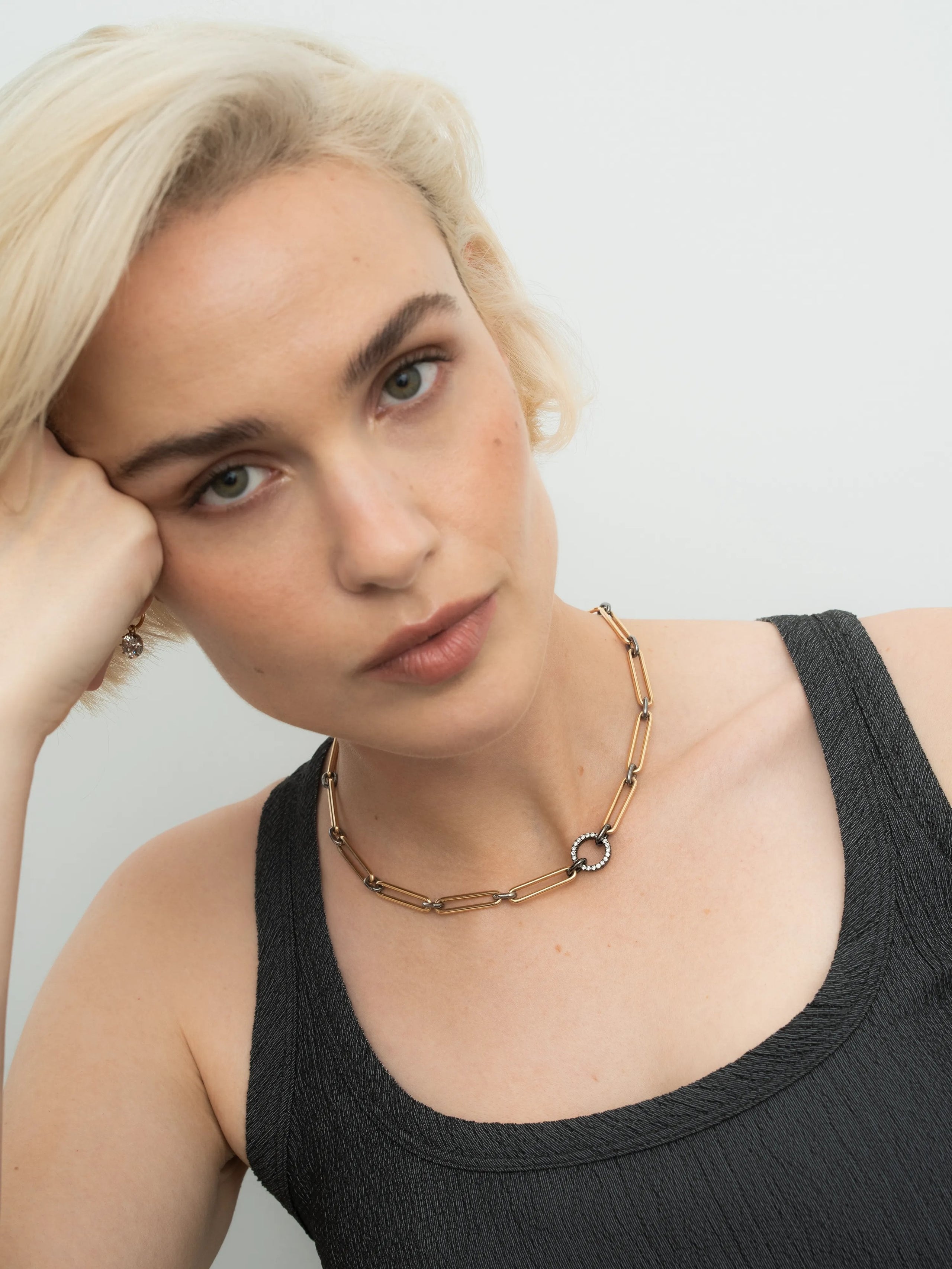 Gem Clip Short Diamond Necklace View 3