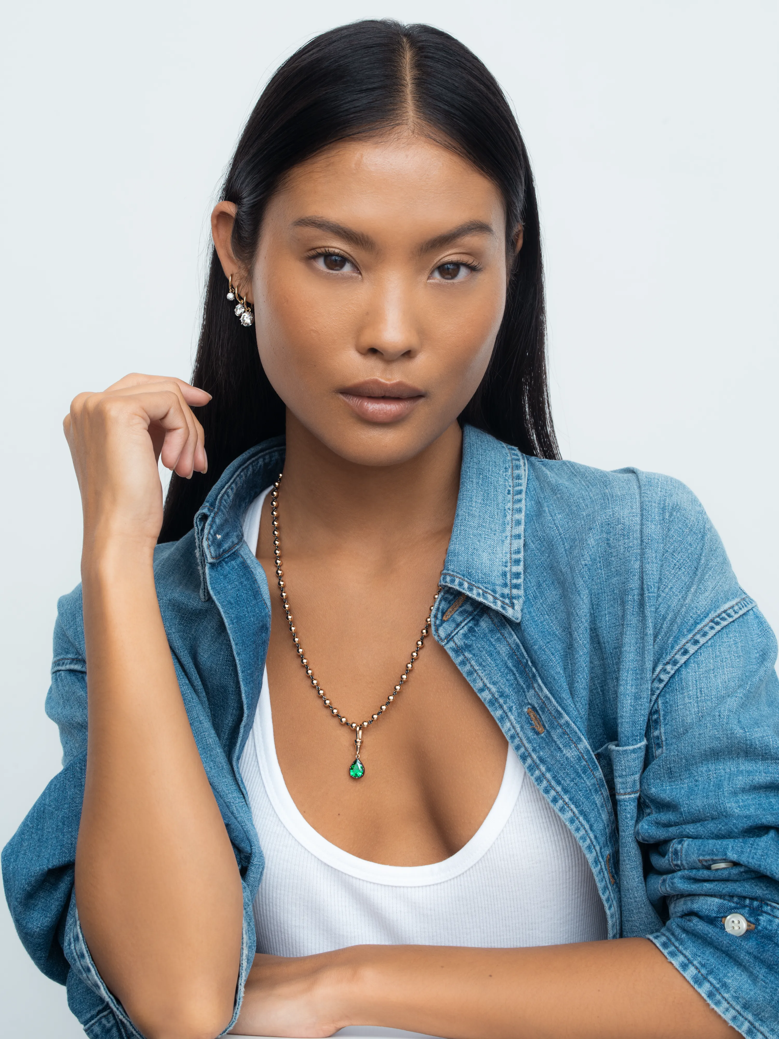 Ball n Chain 2.10ct Pear-Shaped Emerald Pendant View 3