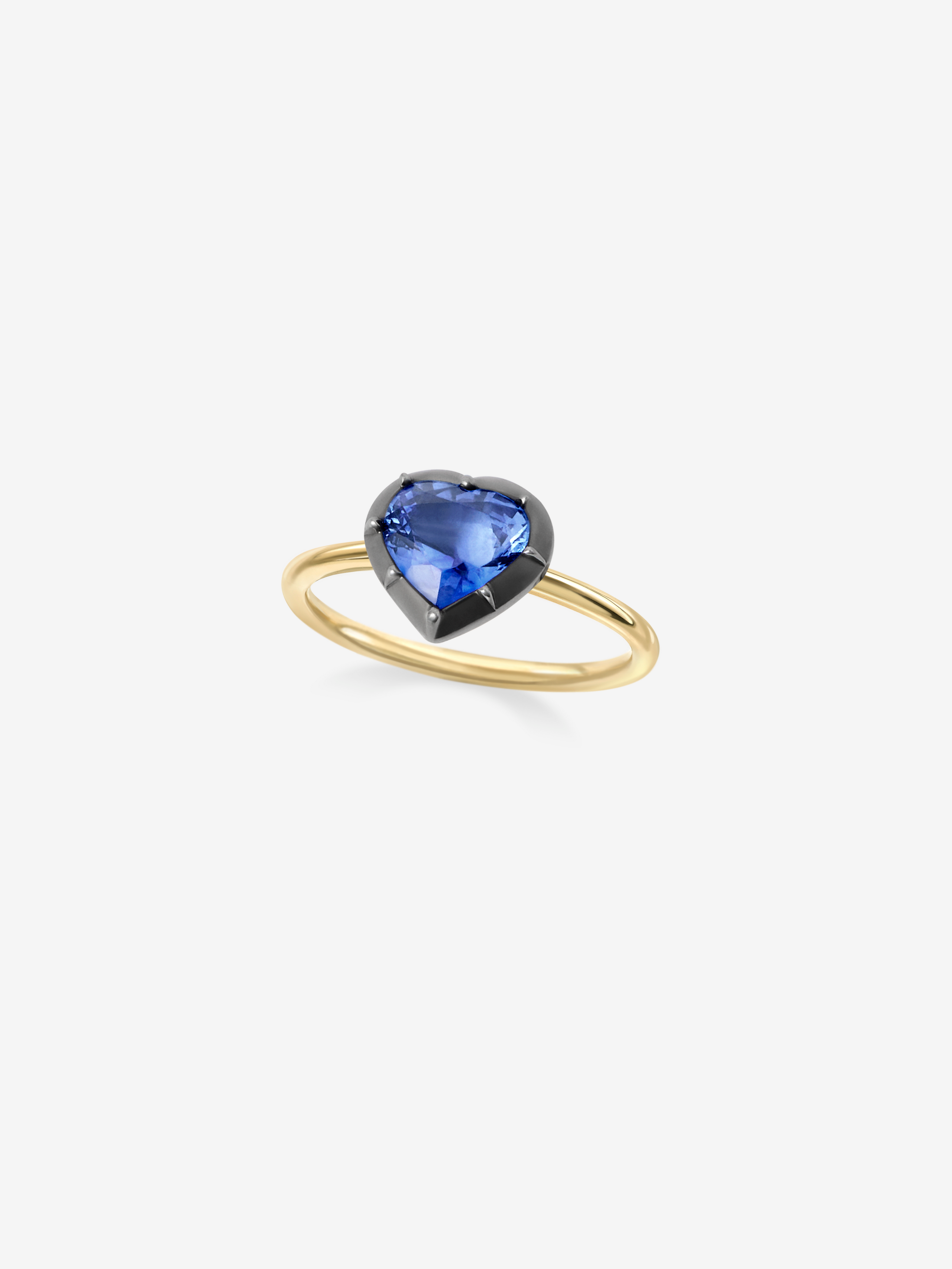 2.69ct Heart-Shaped Sapphire Button Back Ring View 2