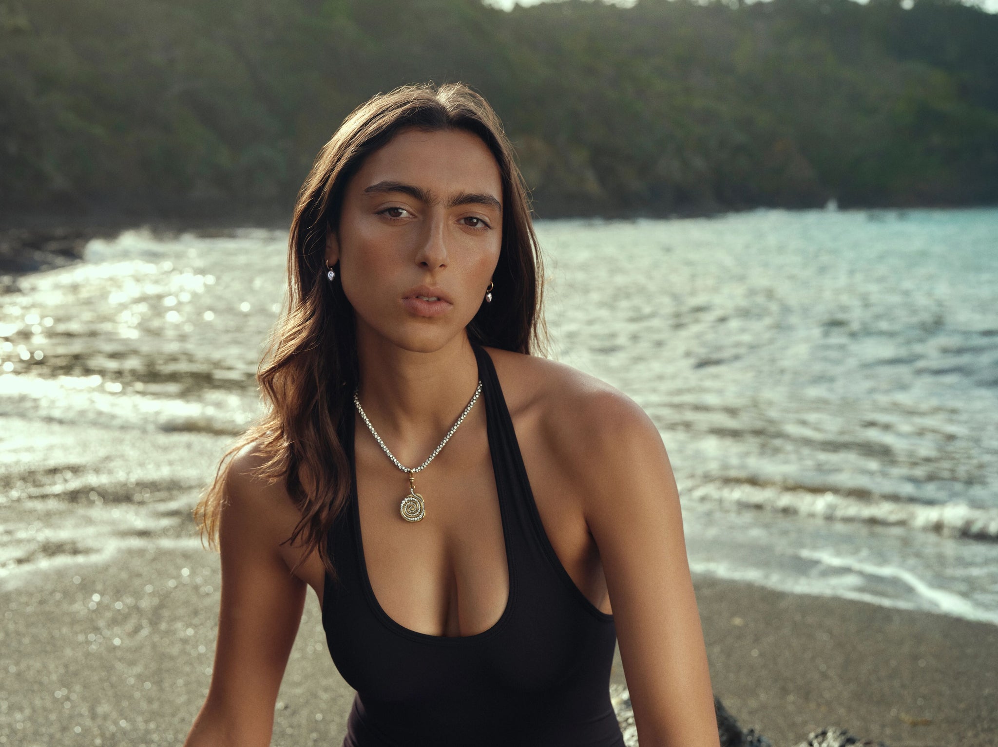 NECKLACES & PENDANTS