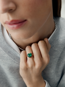 5.81ct Heart-Shaped Emerald Button Back Ring