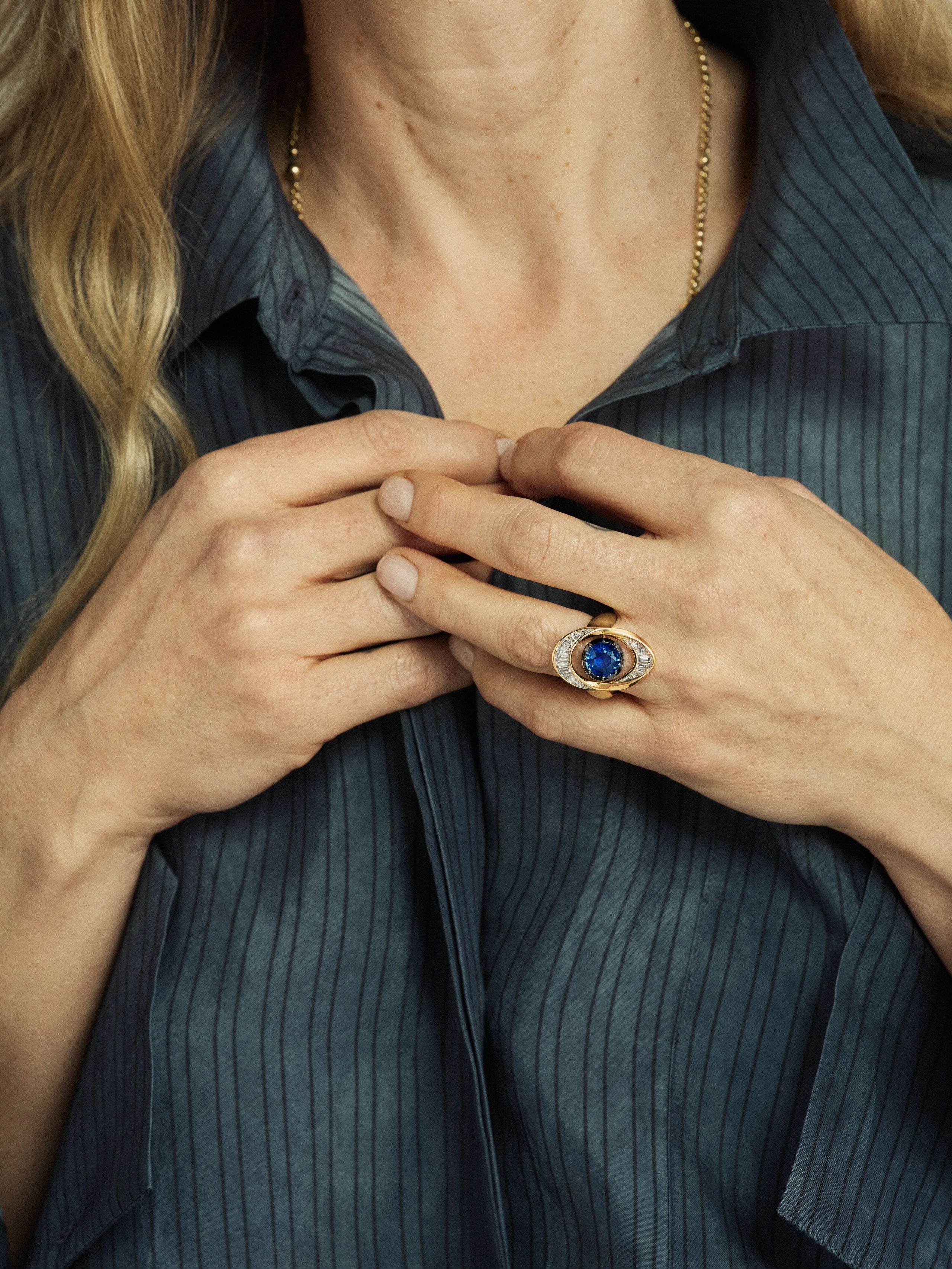 Orbit Sapphire & Carré-Cut Diamond Ring View 3